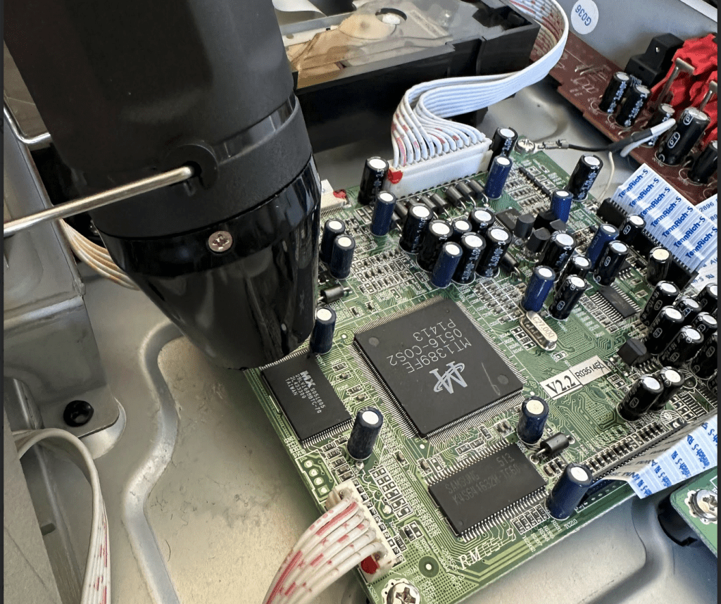 Heating the flash IC to prepare it for removal